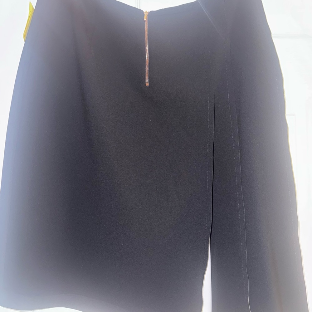 AEFFE SPA Chic Pencil Black Women's Skirt with white peekaboo pleats - Picture 6 of 9